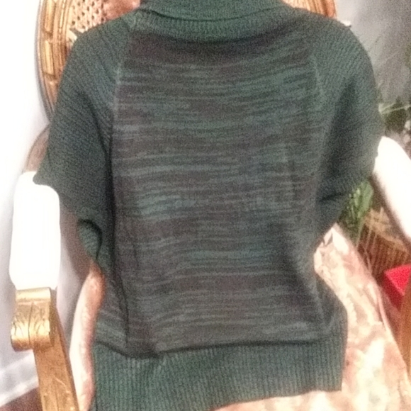 Women's 3button top - Picture 2 of 2